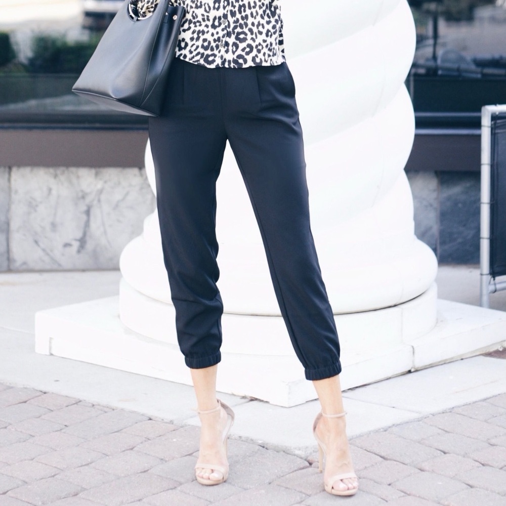 Forever 21 Contemporary charcoal gray pull on dress joggers